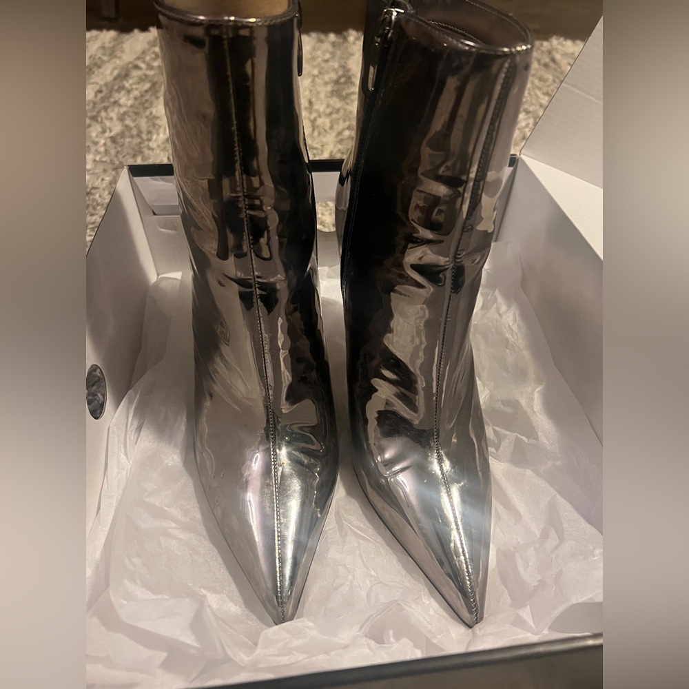 Pewter 8.5 Nine West Boots worn once in great condition